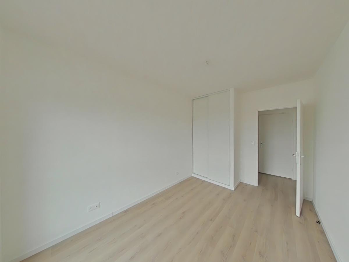 
																																							4 pièces - 
																																						4ème étage - 98m² - 1 369,18 € - Photo #6