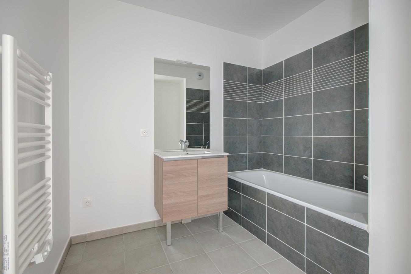 
																			3 pièces – 
																		4ème étage – 55m² - 149 200 € - Photo #7