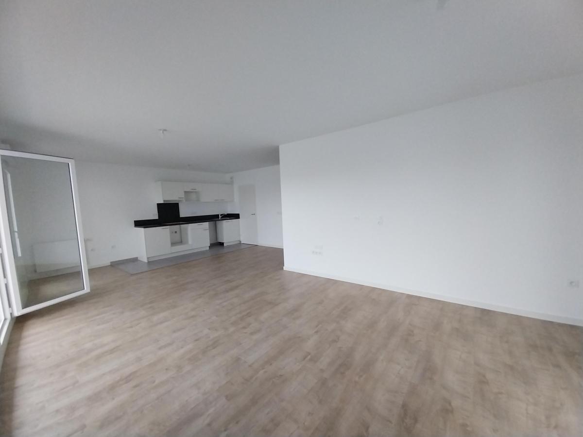 
																																							3 pièces - 
																																						1er étage - 79m² - 1 044,11 € - Photo #3