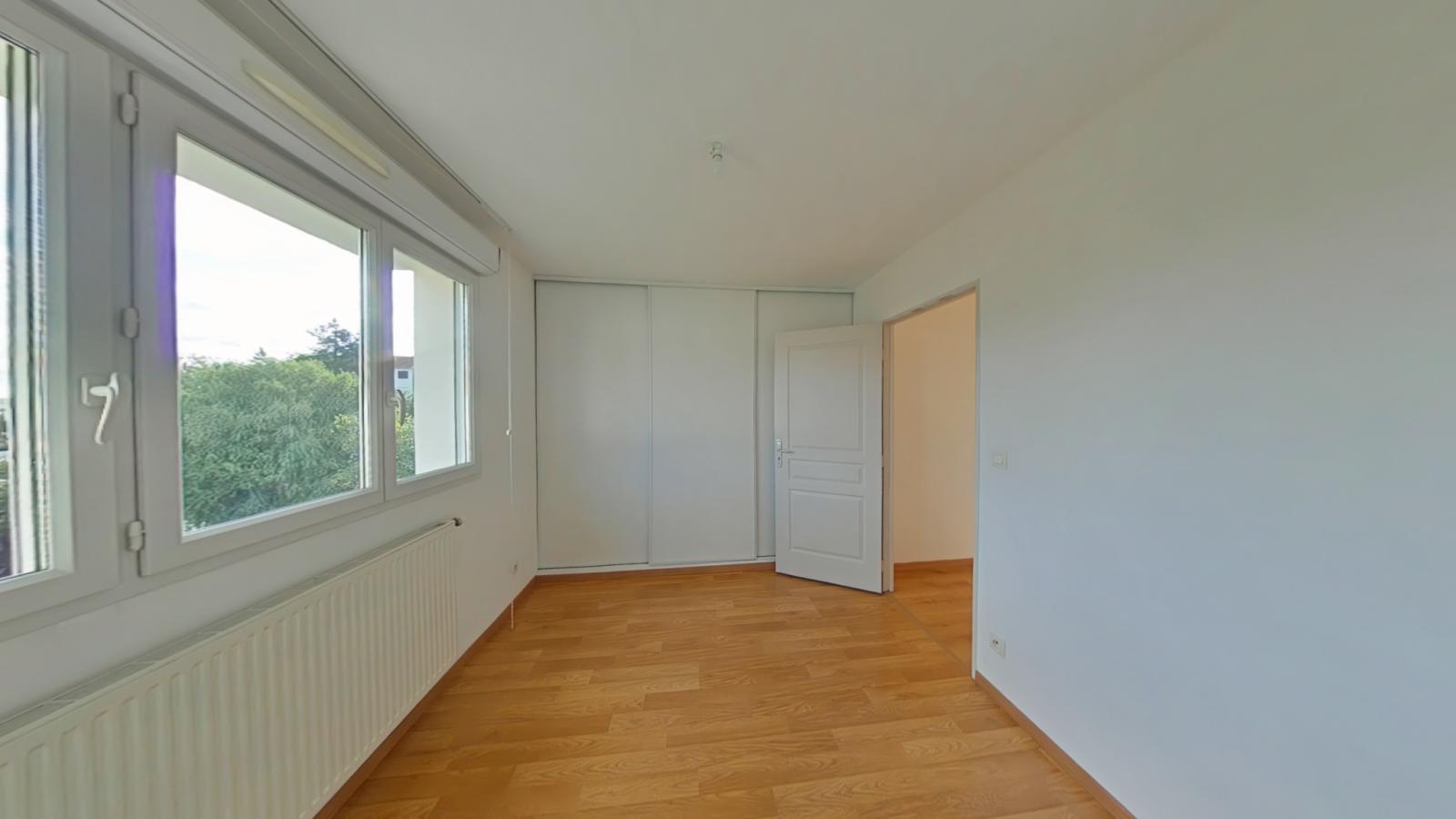 
																																							4 pièces - 
																																						2ème étage - 93m² - 1 128,58 € - Photo #6