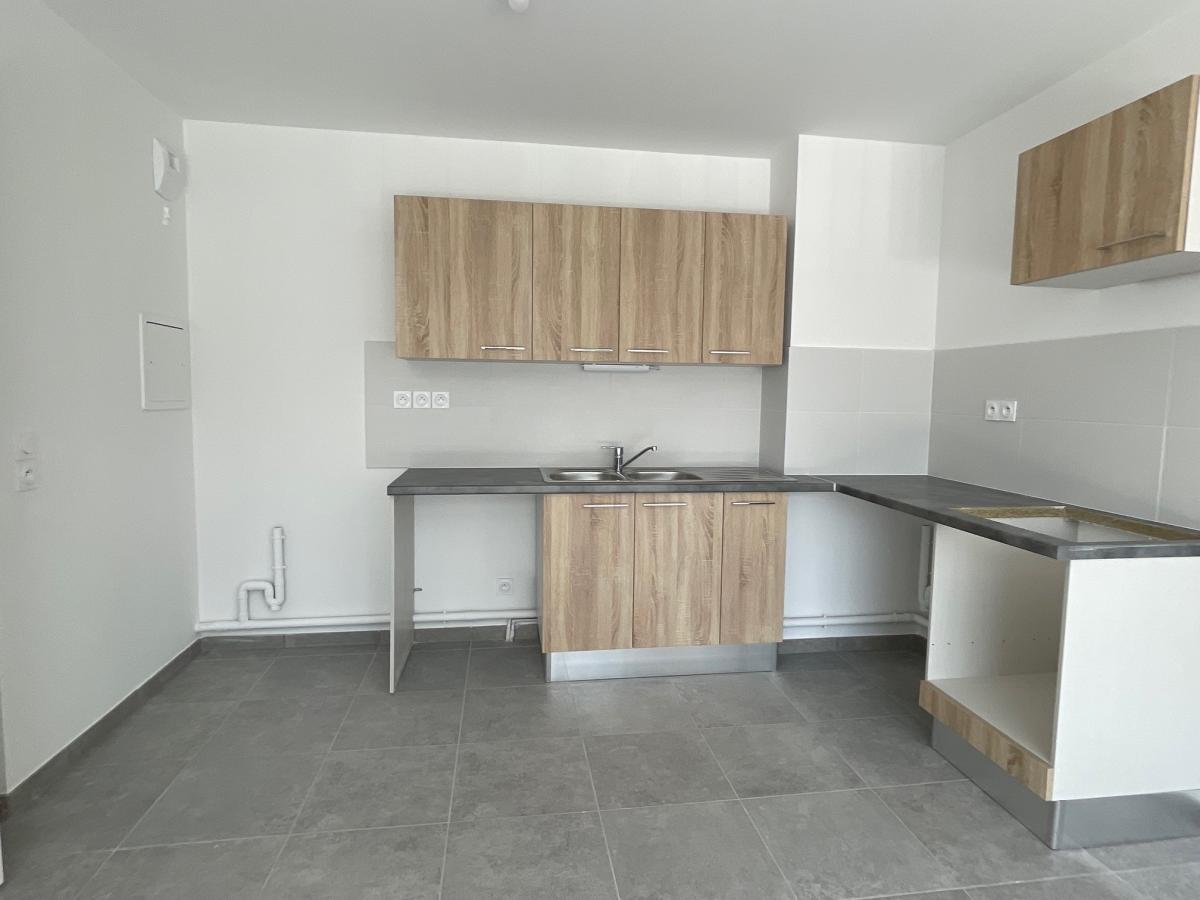 
																																							3 pièces - 
																																						1er étage - 57m² - 933,46 € - Photo #4