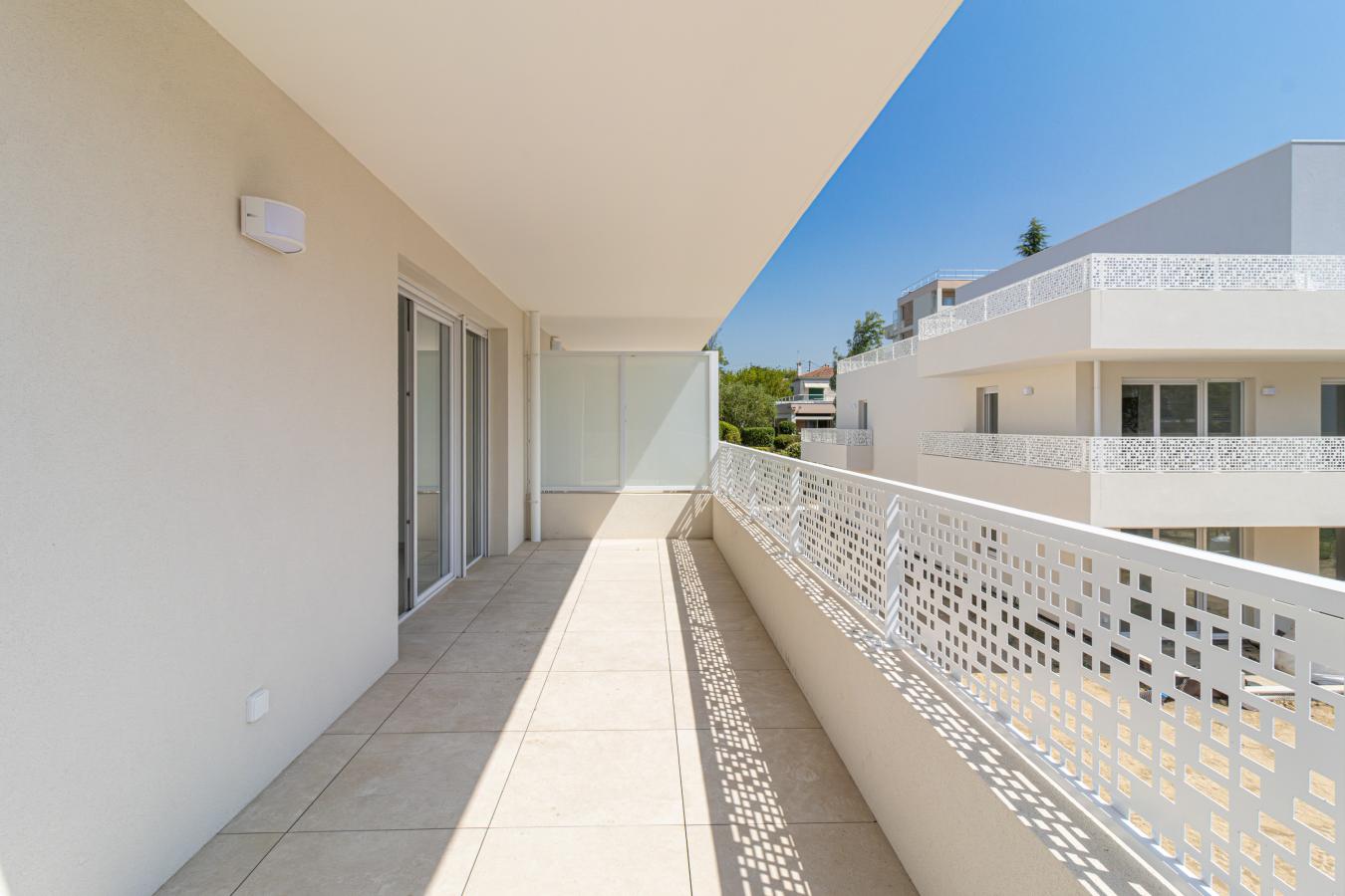 
																																							4 pièces - 
																																						1er étage - 84m² - 1 547,37 € - Photo #1