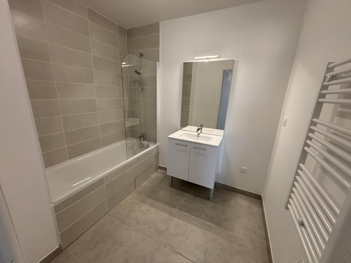 
																																							3 pièces - 
																																						RDC - 62m² - 686,61 € - Photo #6