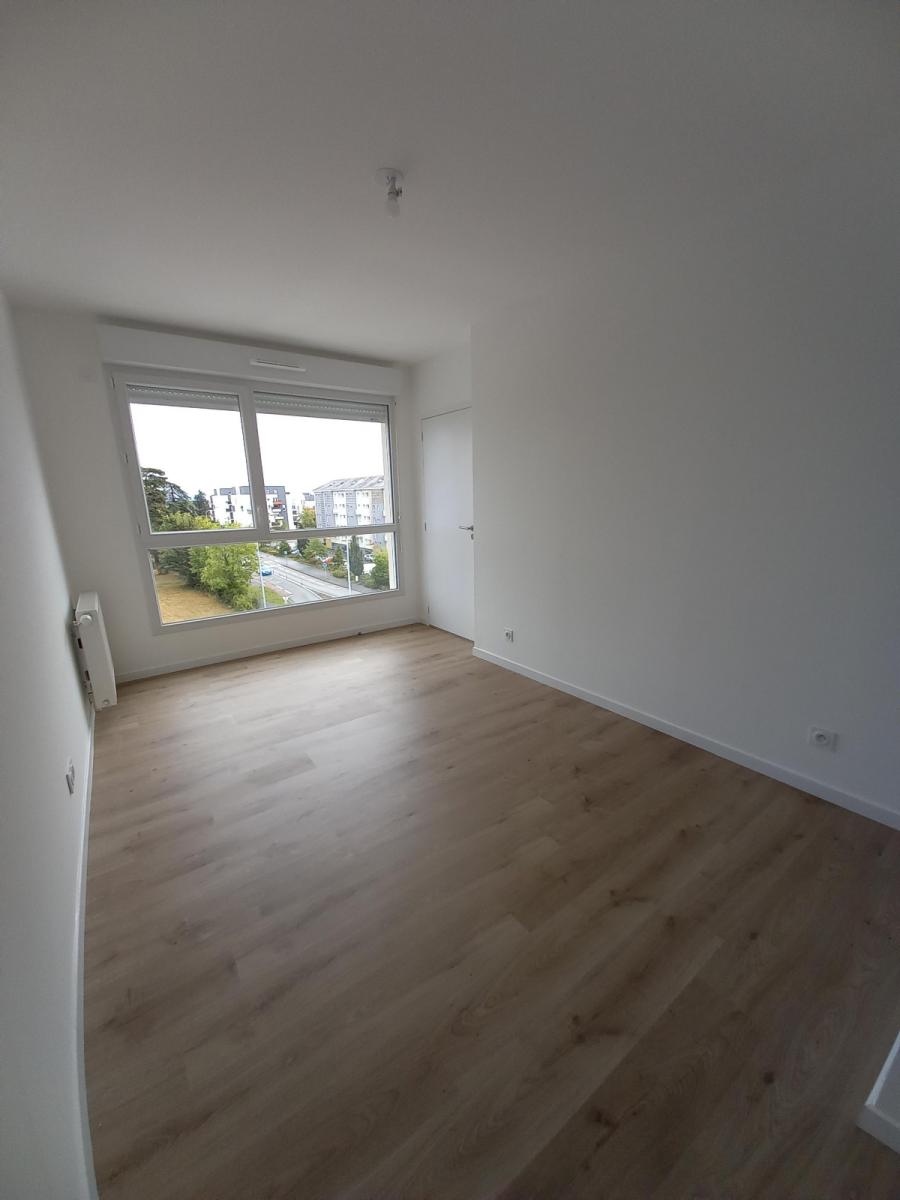 
																																							3 pièces - 
																																						3ème étage - 65m² - 789,32 € - Photo #2