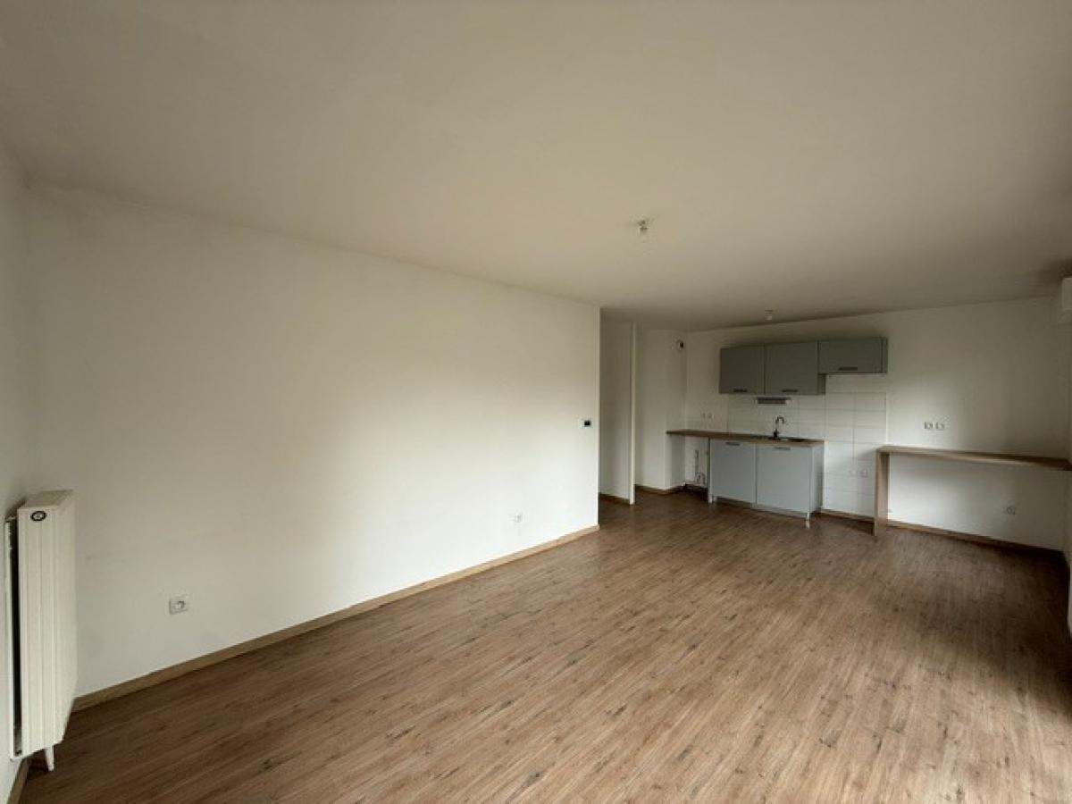 3 pièces - RDC - 62m² - 813,46 € - Photo #2