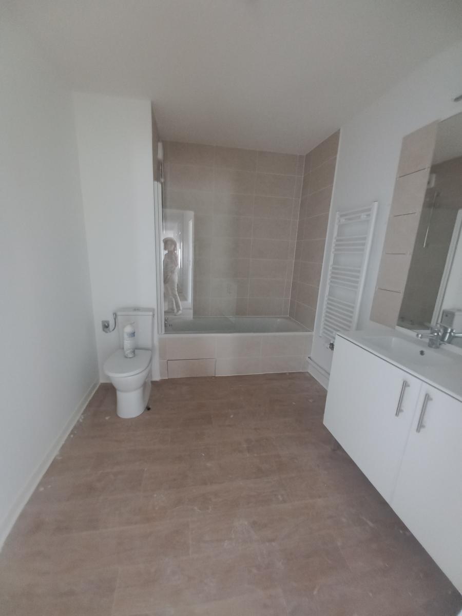 
																																							2 pièces - 
																																						9ème étage - 48m² - 782,89 € - Photo #2