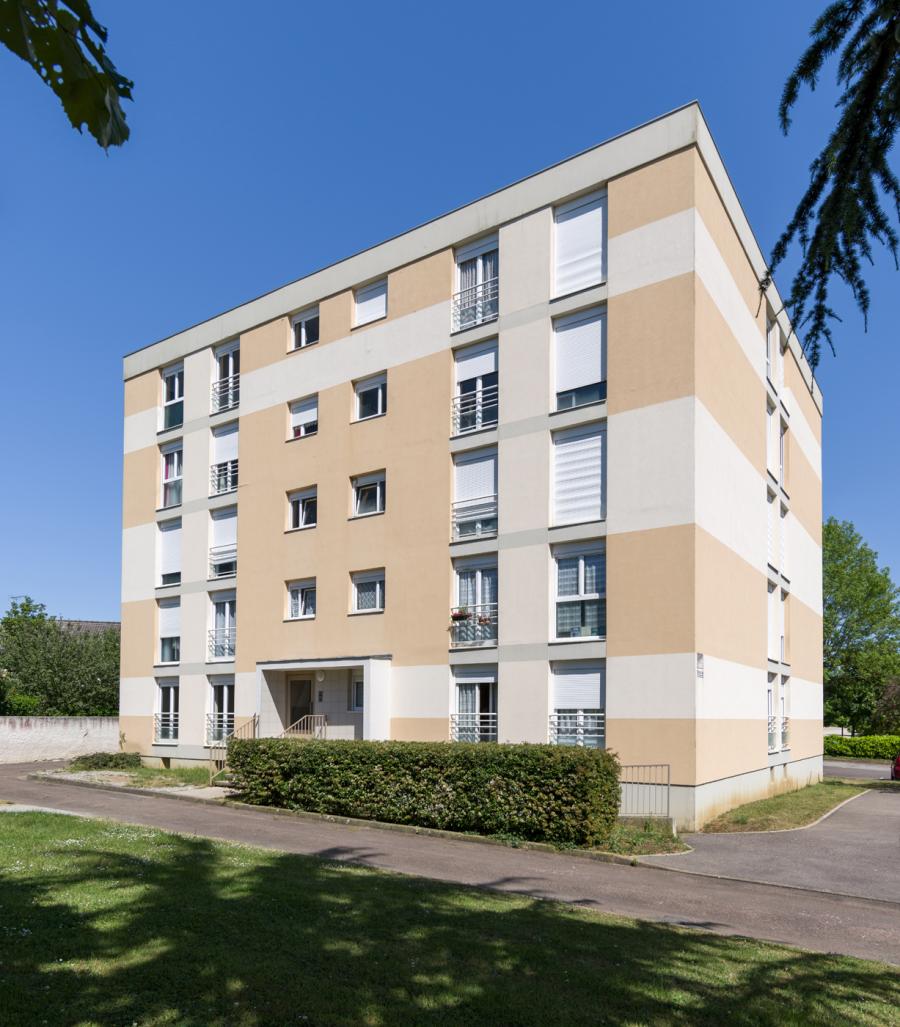 
																																							4 pièces - 
																																						4ème étage - 81m² - 715,61 € - Photo #1