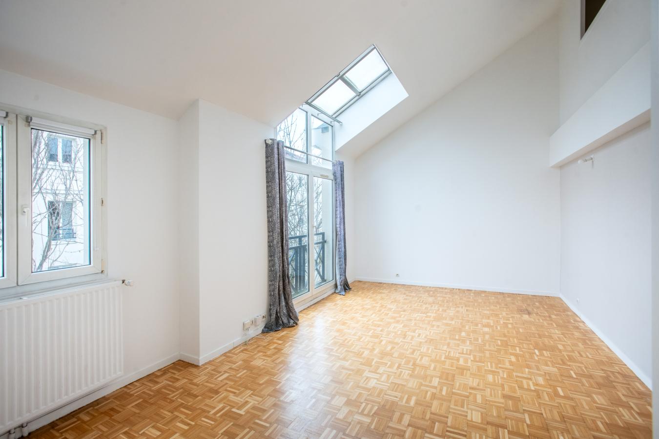 
																																							6 pièces - 
																																						1er étage - 107m² - 1 835,97 € - Photo #3