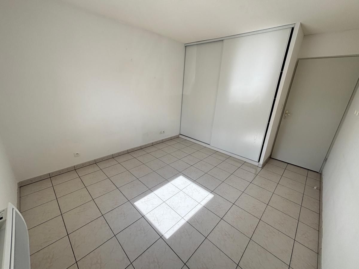 
																																							4 pièces - 
																																						RDC - 82m² - 854,28 € - Photo #3