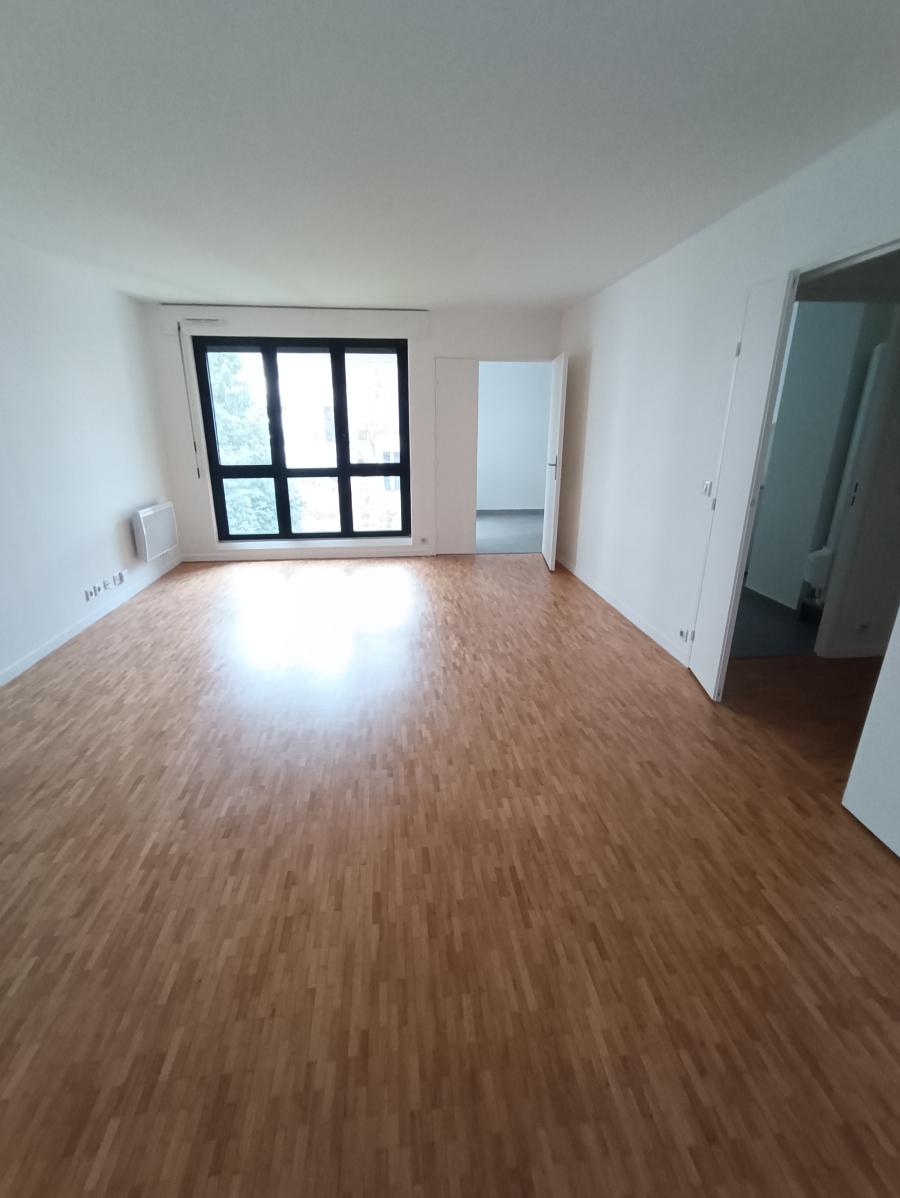 
																			4 pièces – 
																		2ème étage – 105m² - 920 000 € - Photo #0