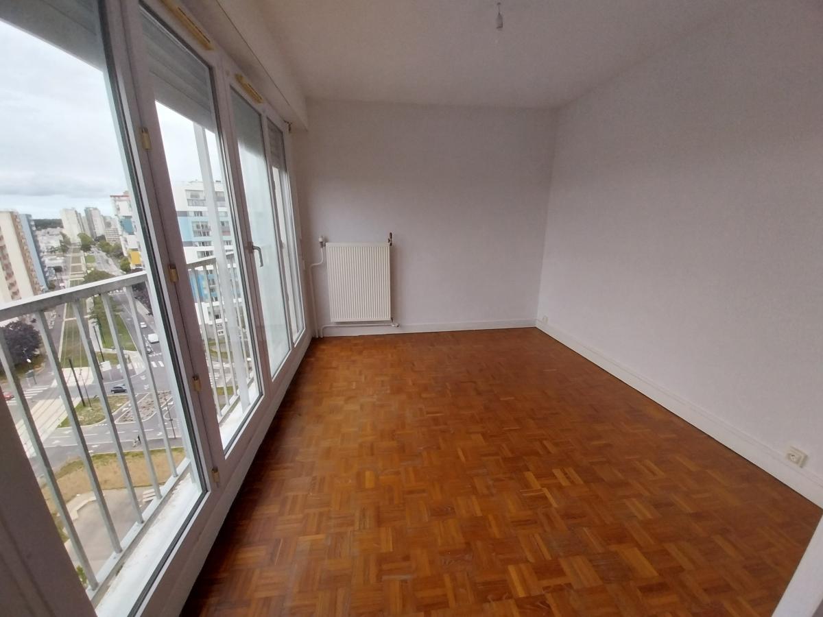 
																																							4 pièces - 
																																						12ème étage - 77m² - 90 000 € - Photo #1