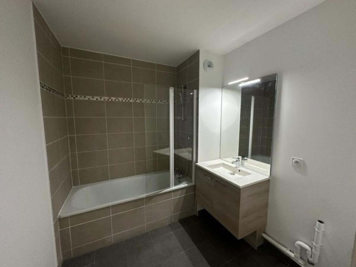 
																																							3 pièces - 
																																						2ème étage - 67m² - 898,59 € - Photo #4
