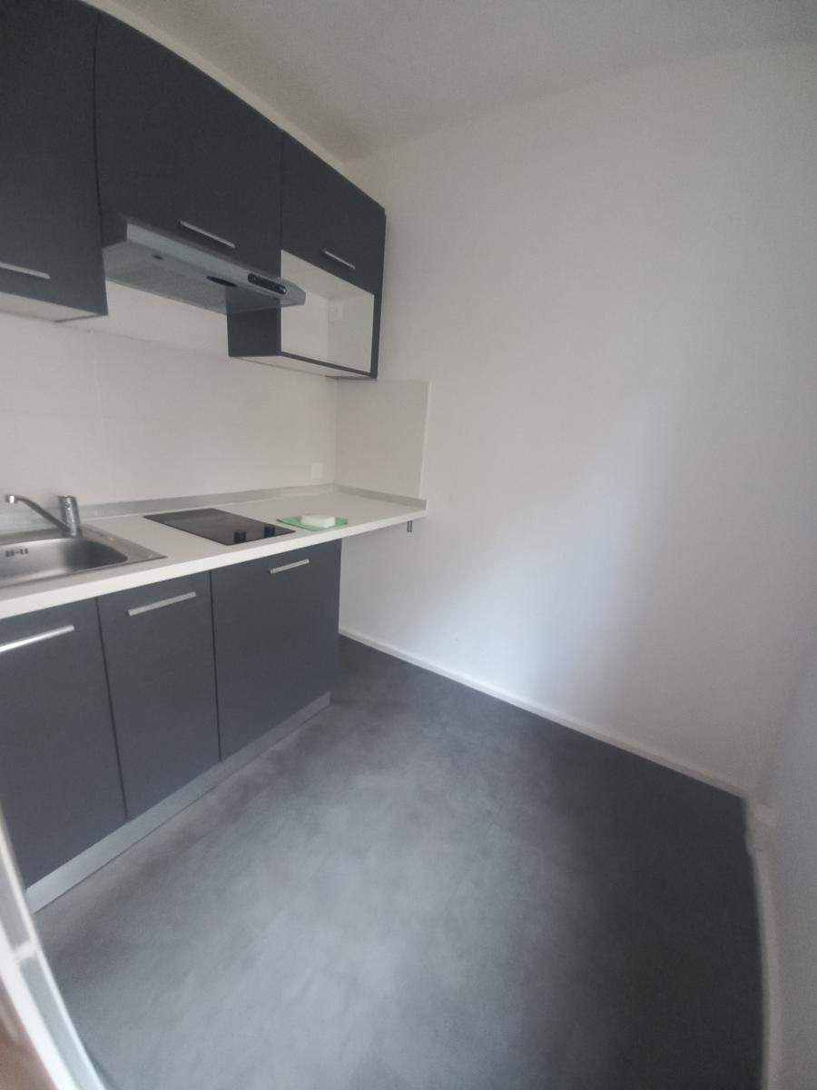 1 pièce - 1er étage - 30m² - 704,17 € - Photo #1