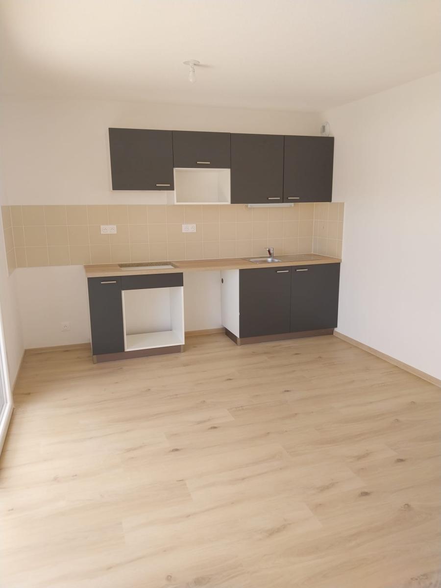 
																																							2 pièces - 
																																						RDC - 37m² - 571,82 € - Photo #1