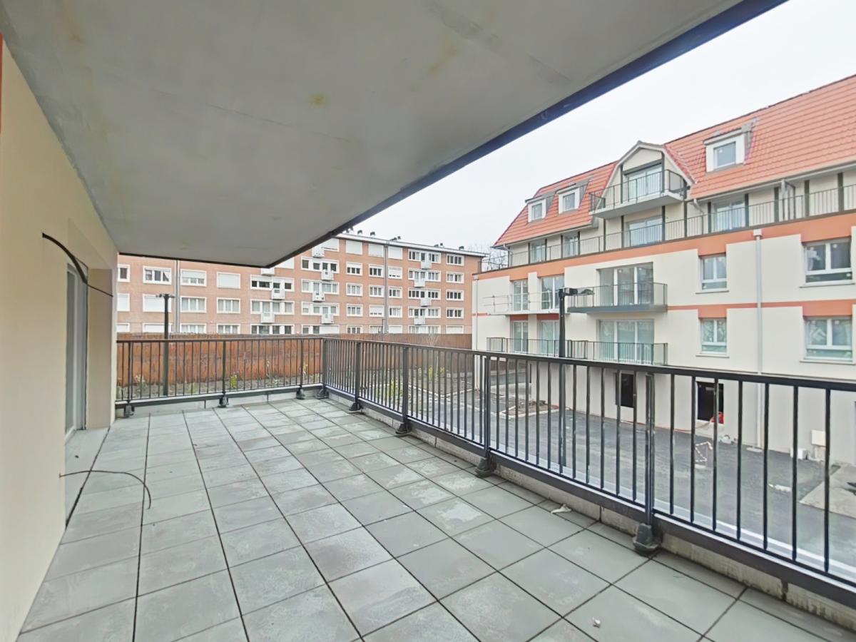 
																			4 pièces - 
																		1er étage - 82m² - 988,22 € - Photo #0