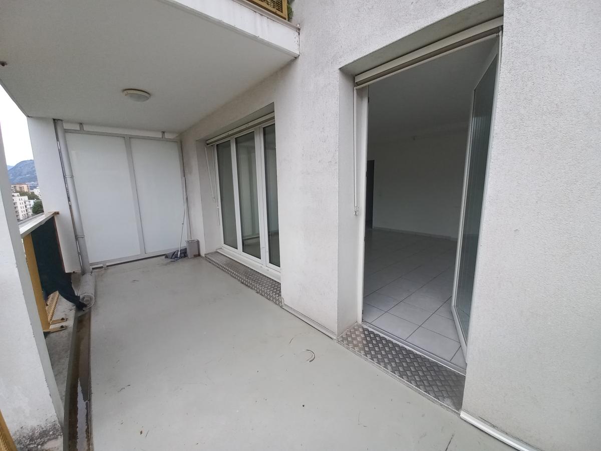 
																																							4 pièces - 
																																						6ème étage - 79m² - 1 025,38 € - Photo #2