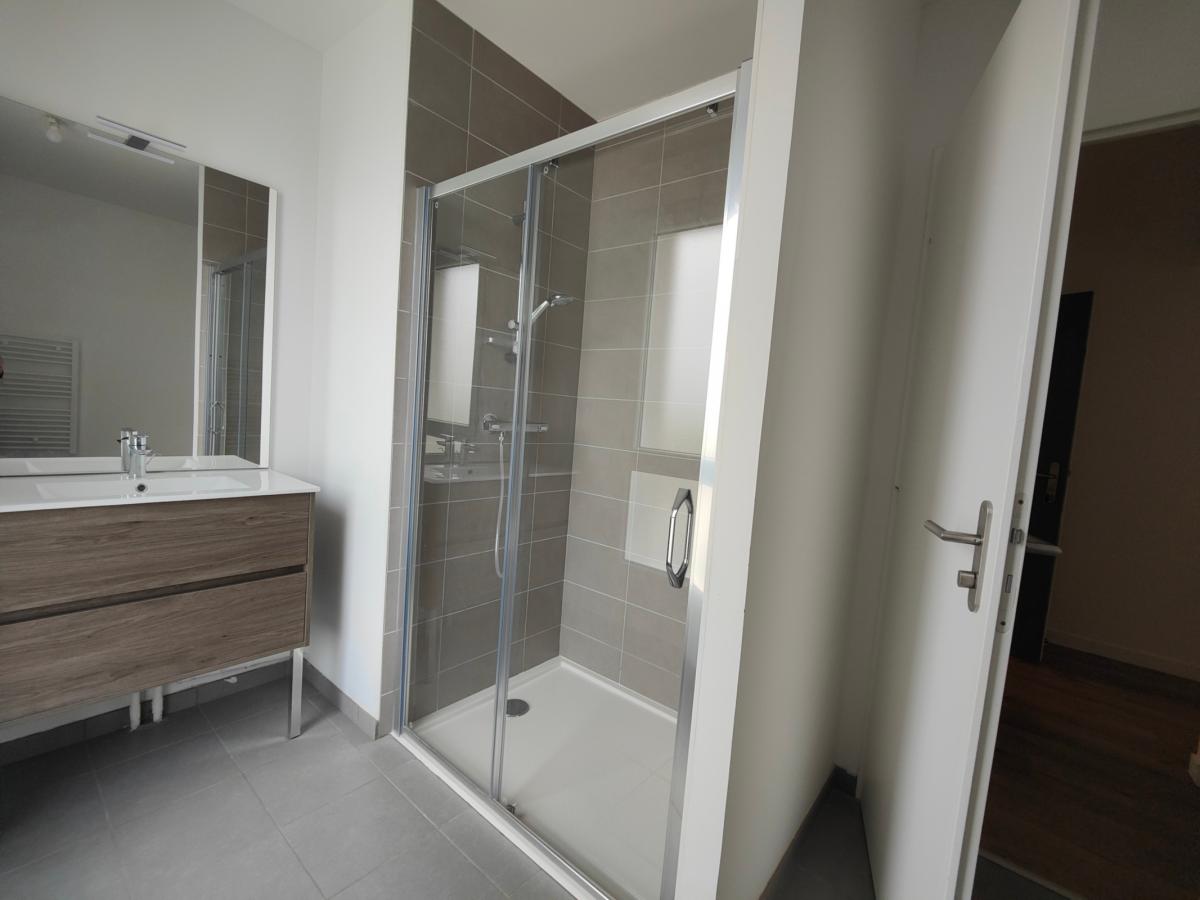 
																																							3 pièces - 
																																						5ème étage - 70m² - 878,10 € - Photo #4