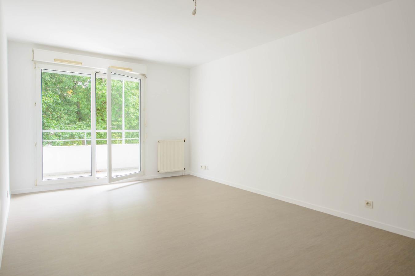 
																			3 pièces - 
																		1er étage - 70m² - 152 000 € - Photo #1