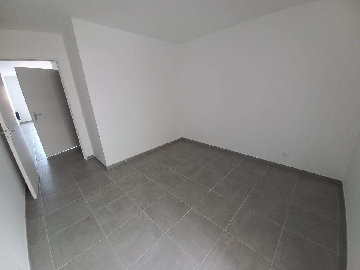 
																																							3 pièces - 
																																						4ème étage - 64m² - 1 203,92 € - Photo #3