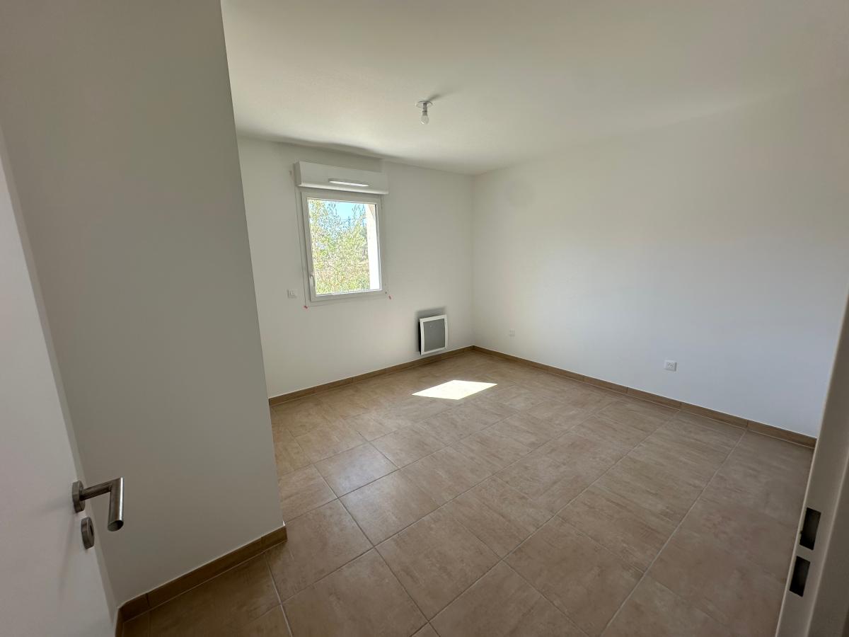 3 pièces - RDC - 62m² - 756,82 € - Photo #2