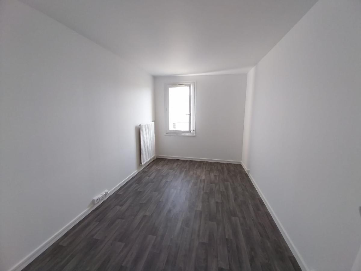 
																			3 pièces - 
																		4ème étage - 60m² - 132 000 € - Photo #6
