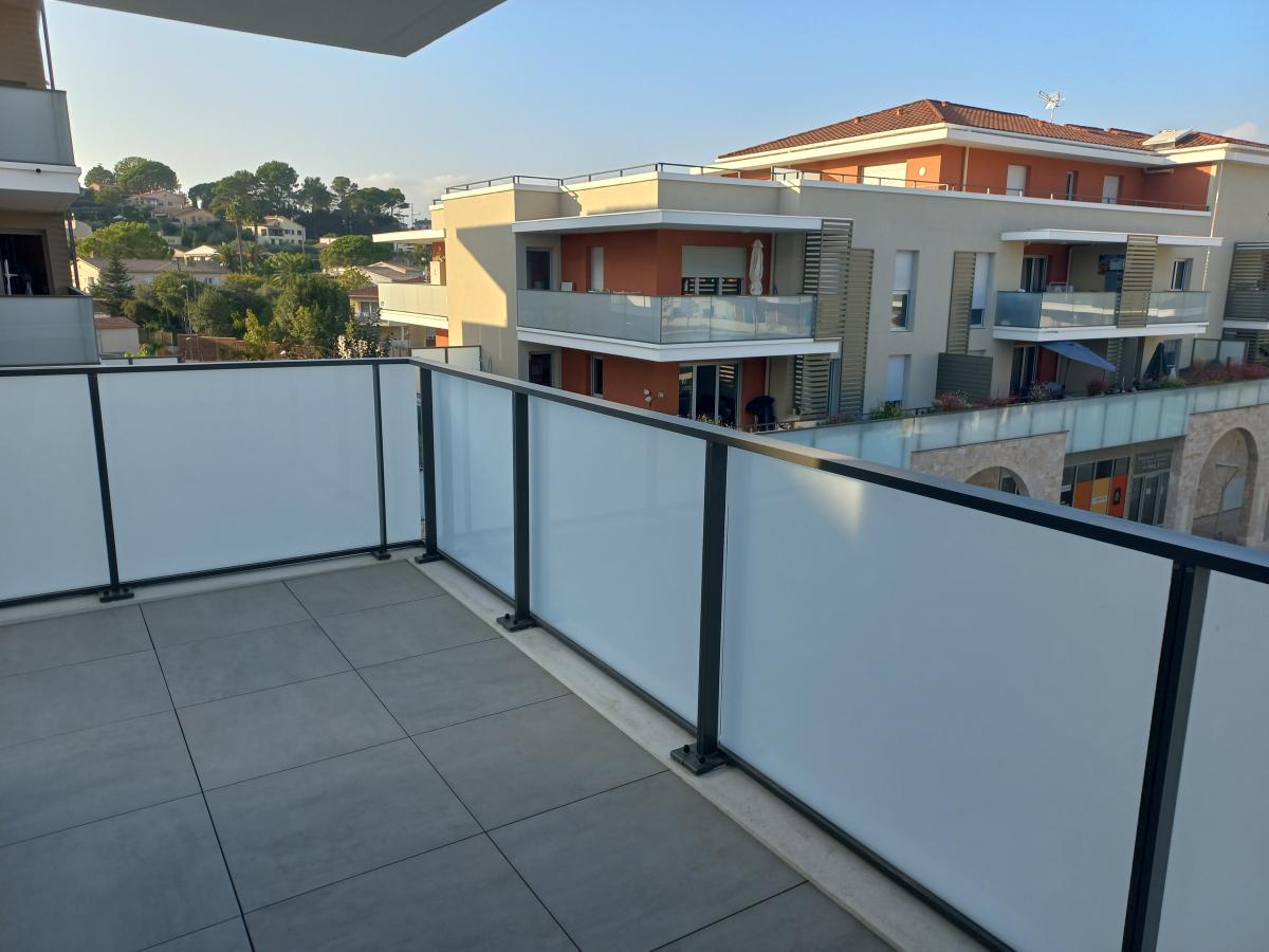 
																																							3 pièces - 
																																						3ème étage - 62m² - 1 278,39 € - Photo #2