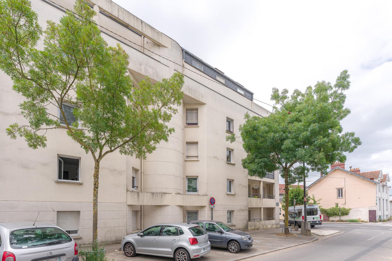 
																			3 pièces – 
																		4ème étage – 74m² - 190 000 € - Photo #0