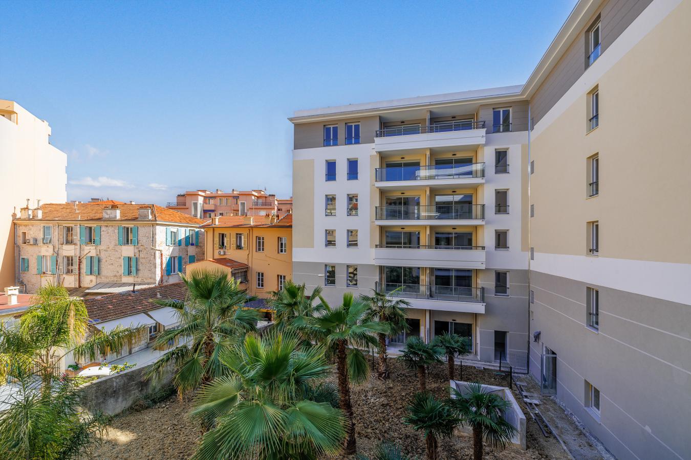 
																			3 pièces - 
																		3ème étage - 67m² - 1 754,36 € - Photo #0