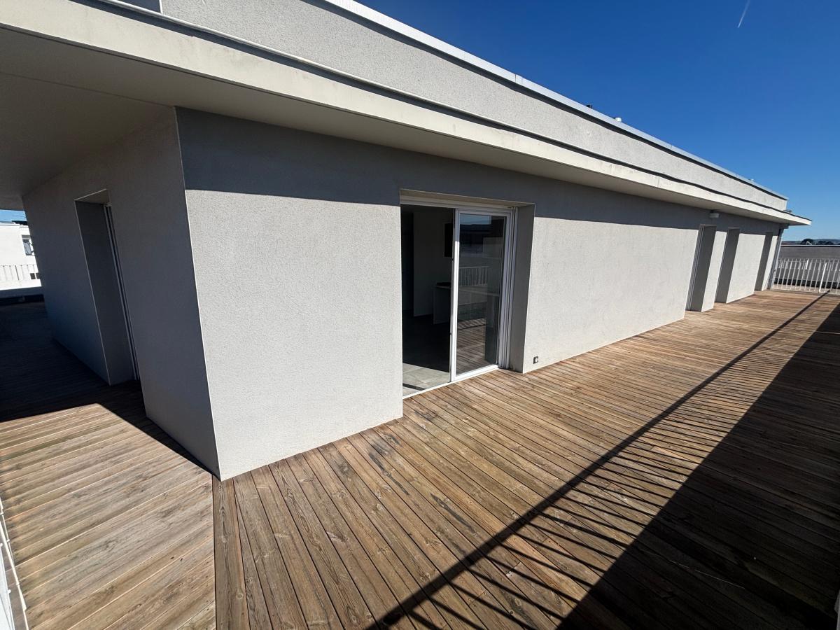 
																																							5 pièces - 
																																						3ème étage - 119m² - 1 117,69 € - Photo #2