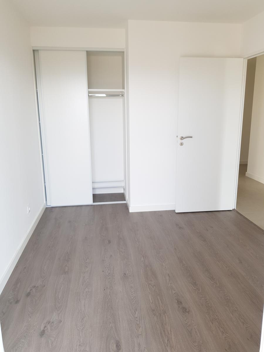 
																																							4 pièces - 
																																						2ème étage - 86m² - 1 283,24 € - Photo #1