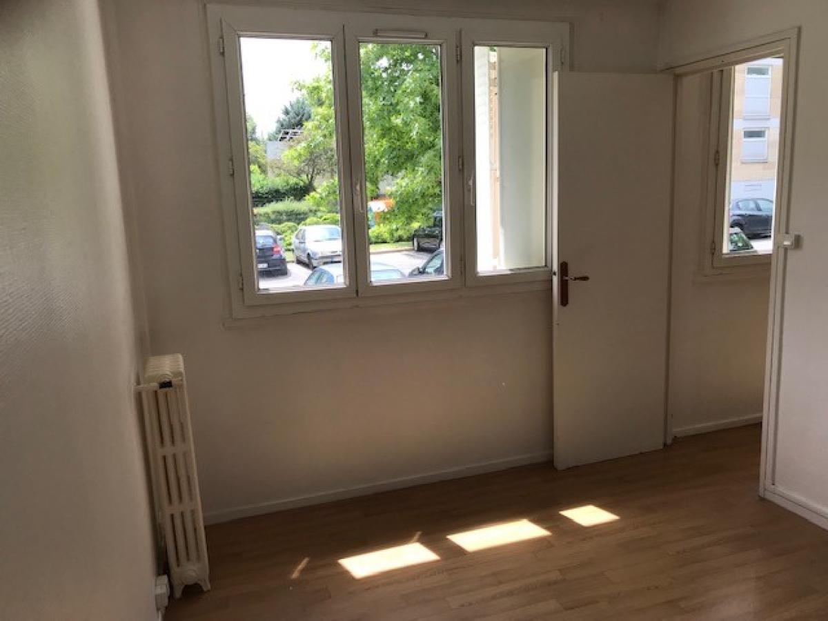 
																																							4 pièces - 
																																						RDC - 63m² - 1 238,89 € - Photo #1