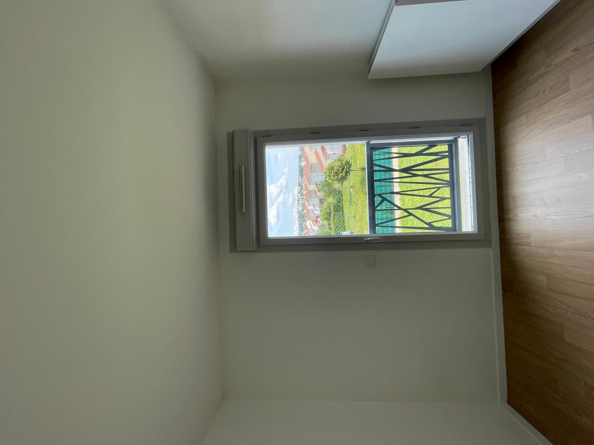 
																																							3 pièces - 
																																						2ème étage - 75m² - 664,43 € - Photo #2