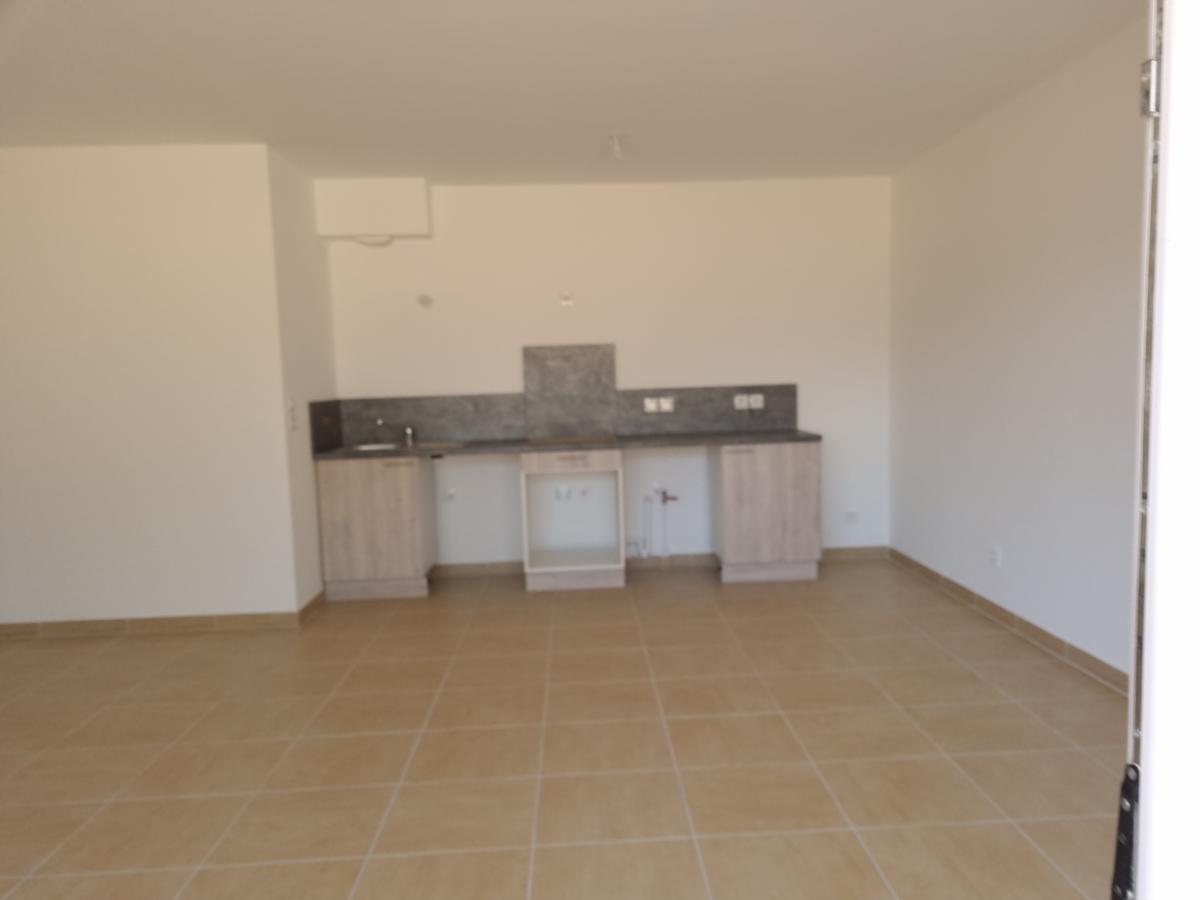2 pièces - 2ème étage - 53m² - 812,82 € - Photo #1