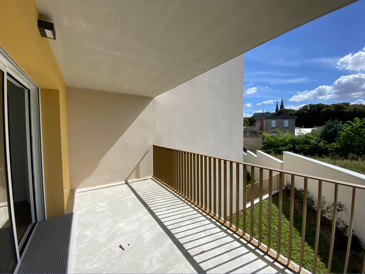
																																							4 pièces - 
																																						2ème étage - 91m² - 1 066,20 € - Photo #1