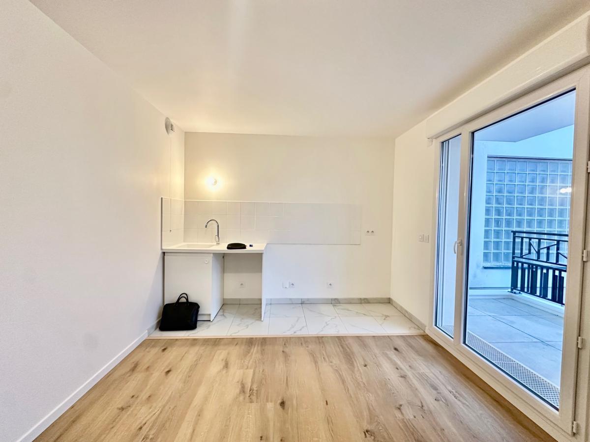 
																																							4 pièces - 
																																						2ème étage - 88m² - 1 658,32 € - Photo #3