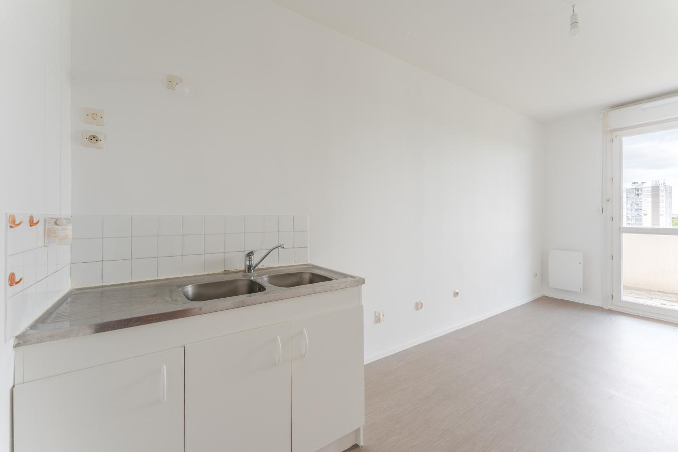 
																			2 pièces - 
																		8ème étage - 139 000 € - Photo #2