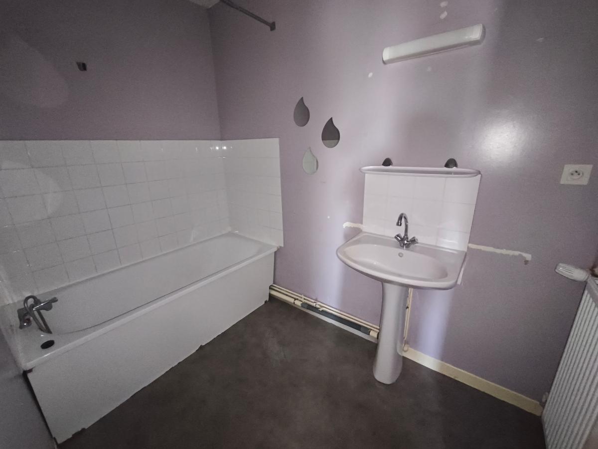 
																																							4 pièces - 
																																						RDC - 0m² - 165 000 € - Photo #6