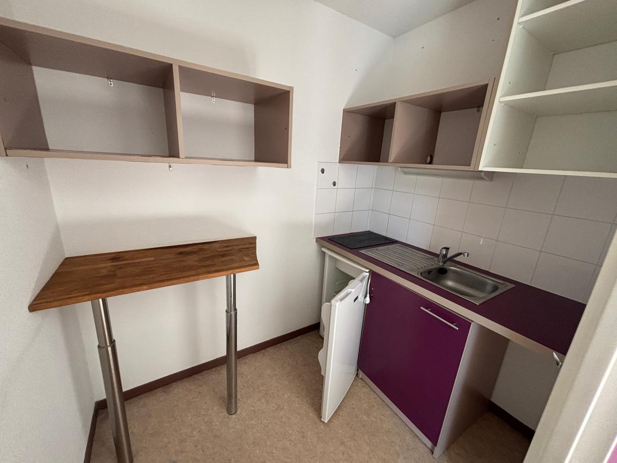 
																			1 pièce - 
																		RDC - 30m² - 586,25 € - Photo #2