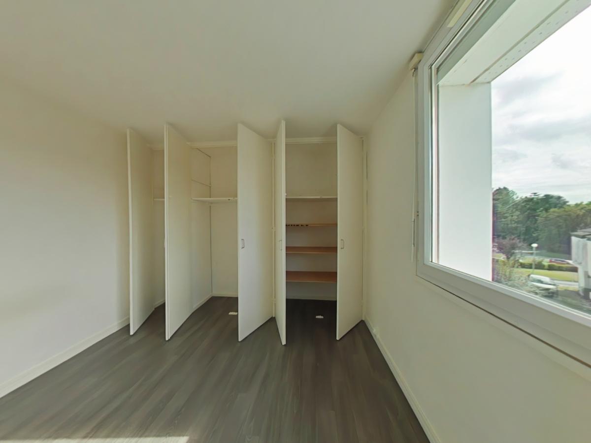 
																																							4 pièces - 
																																						2ème étage - 73m² - 588,00 € - Photo #2