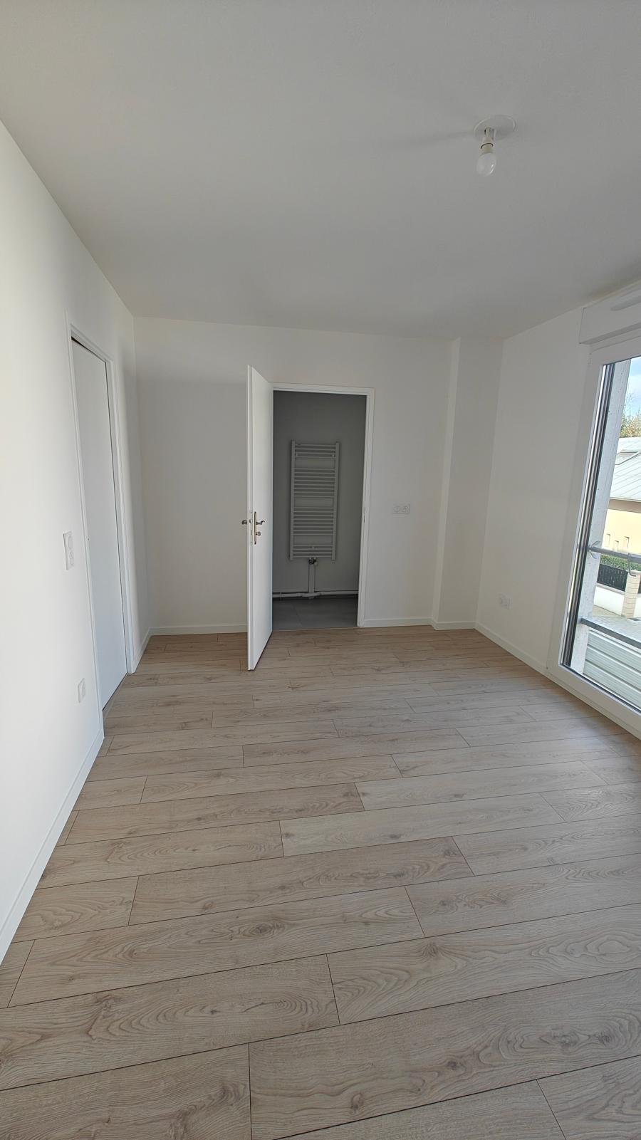
																			2 pièces - 
																		RDC - 47m² - 1 090,37 € - Photo #3
