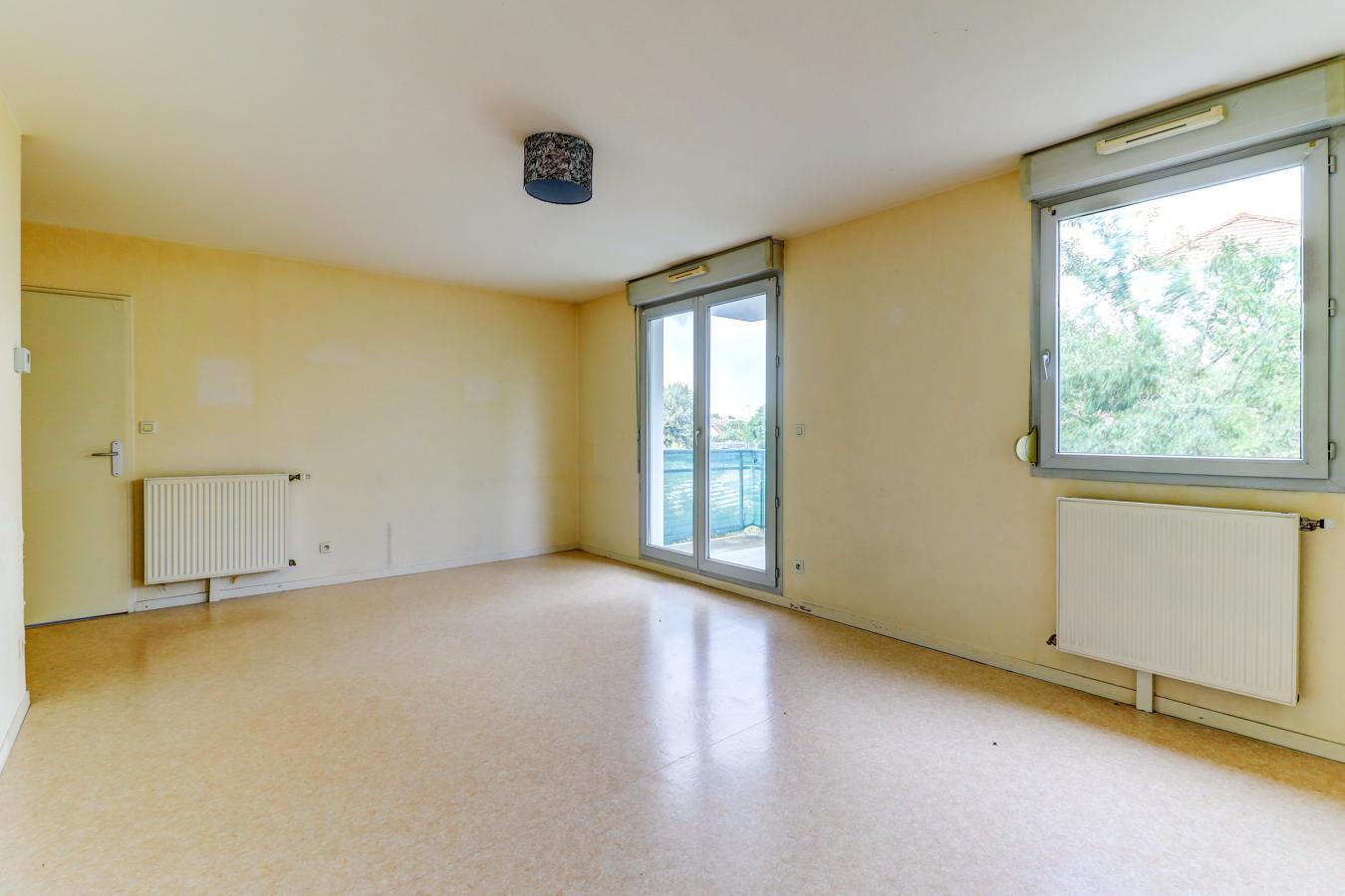 
																			3 pièces – 
																		1er étage – 74m² - 163 350 € - Photo #1