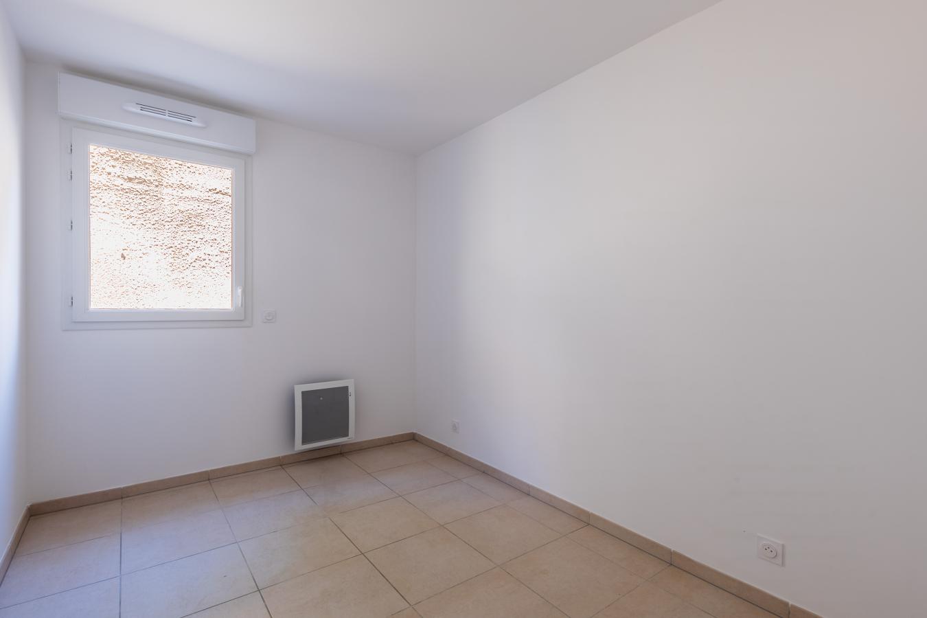 
																			1 pièce - 
																		3ème étage - 37m² - 697,82 € - Photo #6