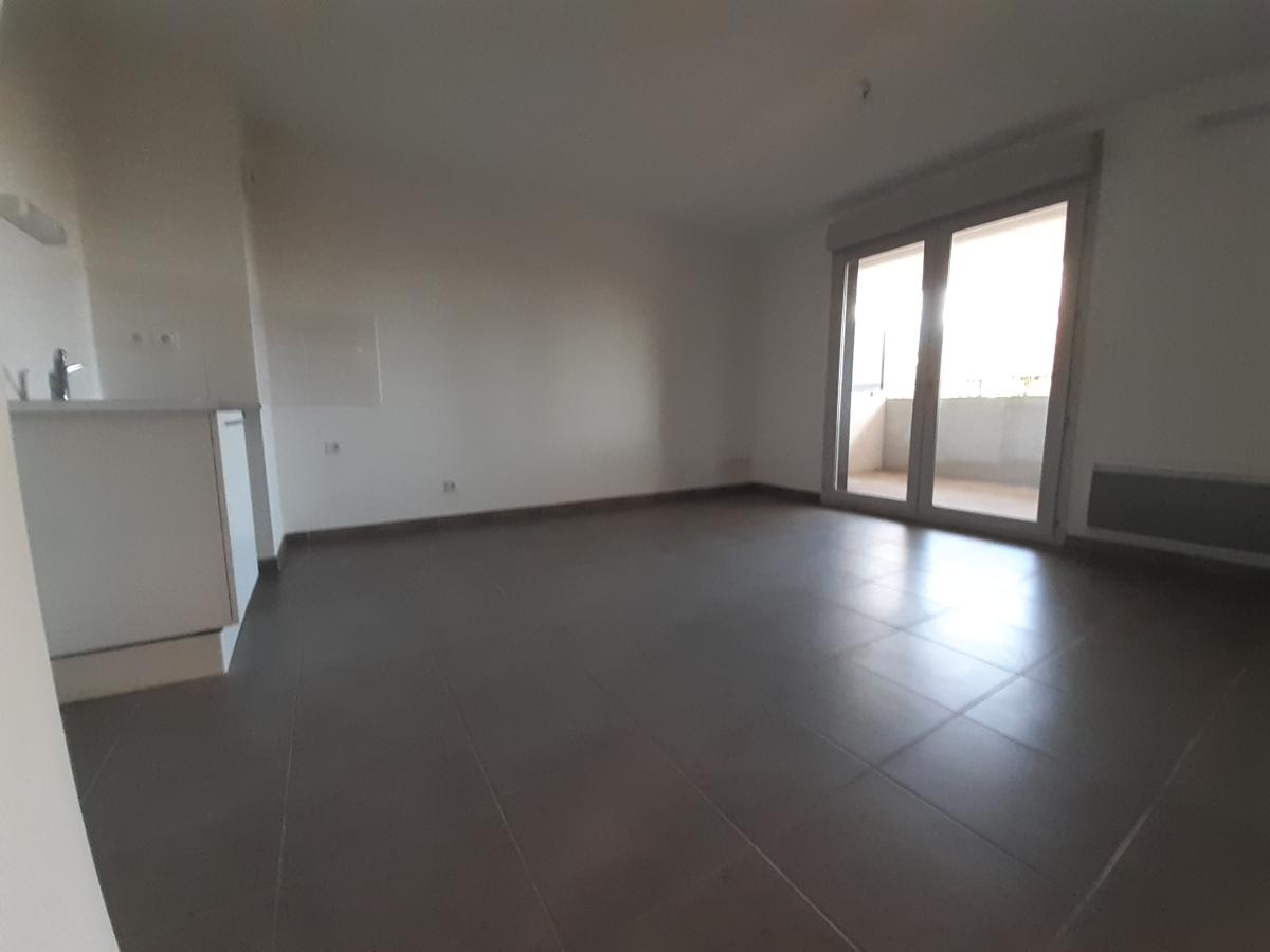 
																																							2 pièces - 
																																						1er étage - 39m² - 743,68 € - Photo #2