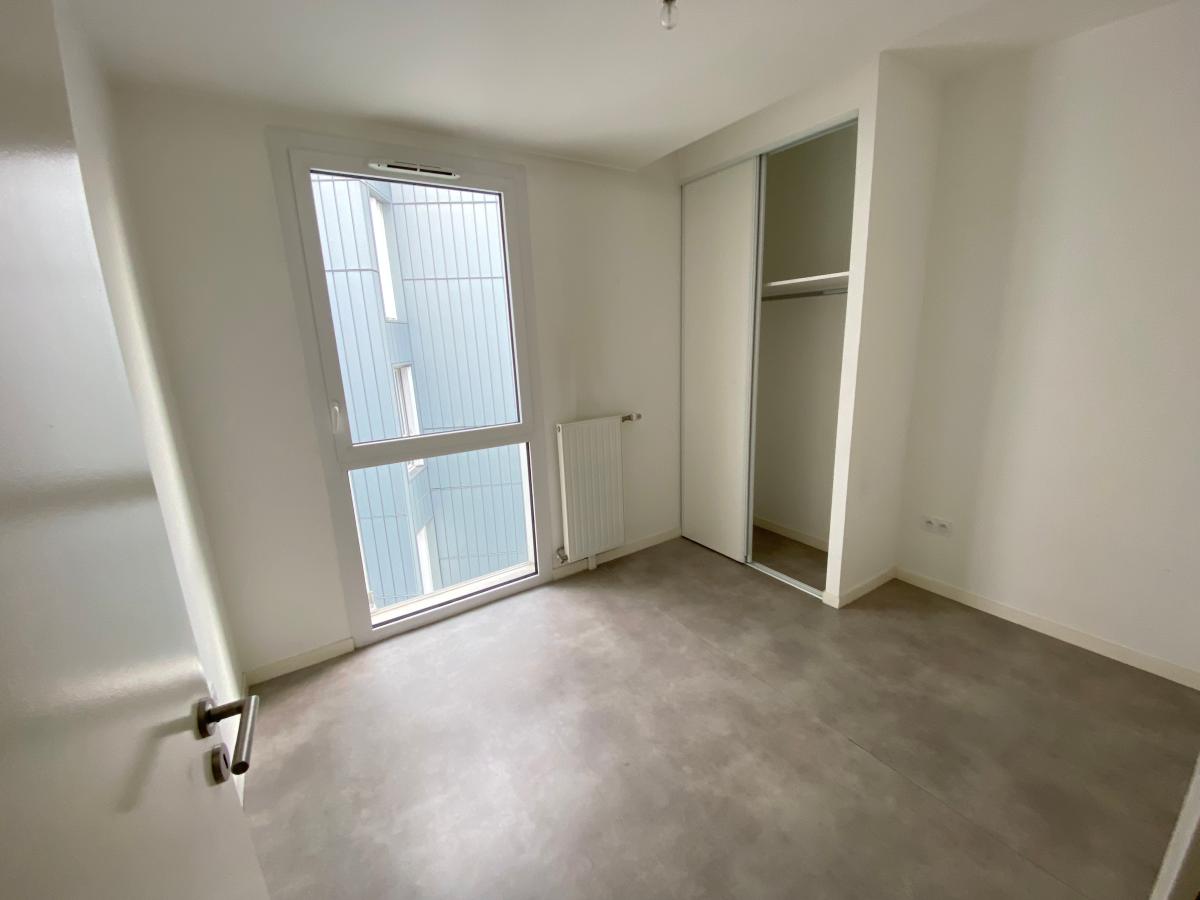 
																			3 pièces - 
																		5ème étage - 74m² - 2 058,17 € - Photo #1