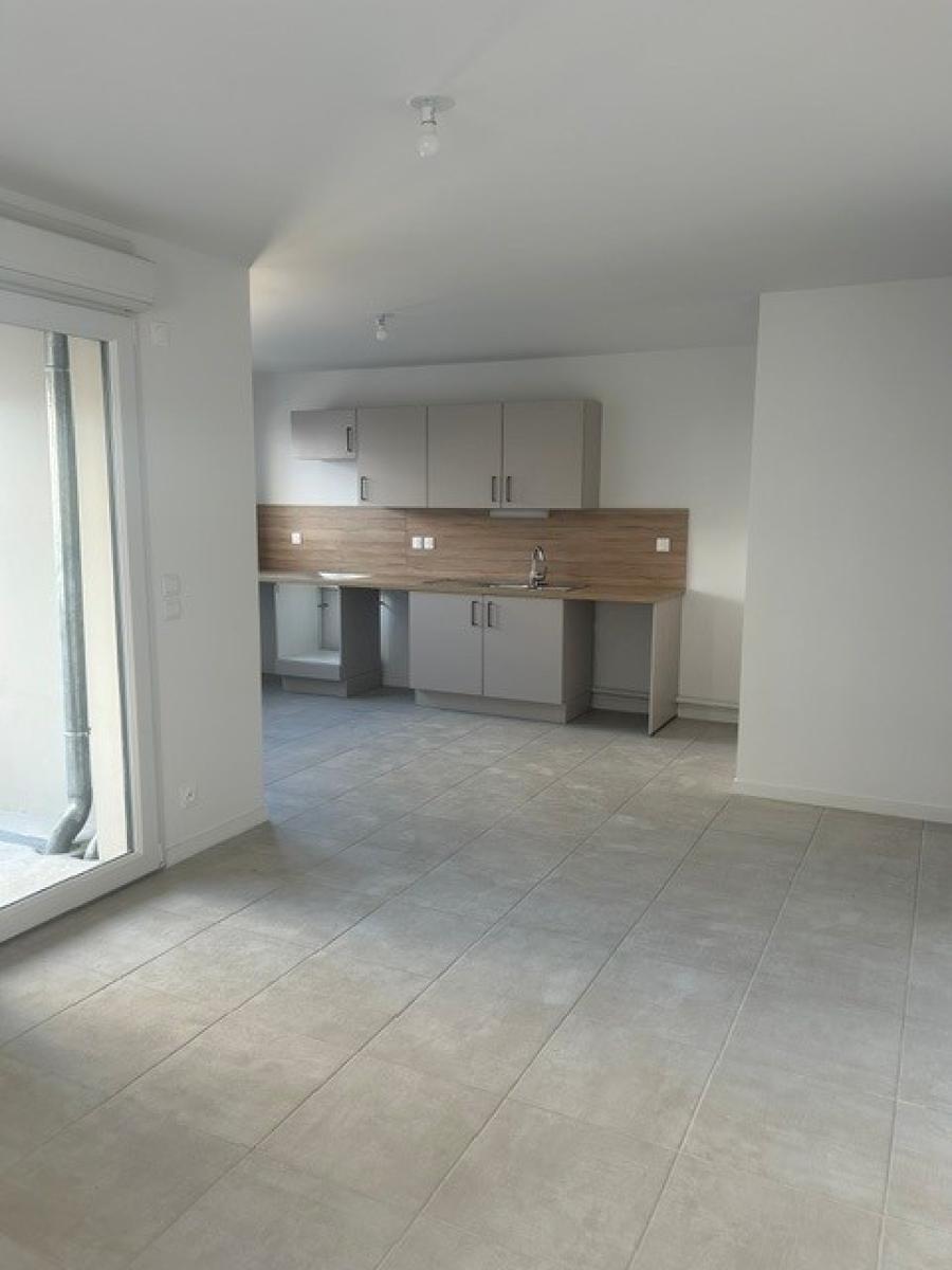 
																																							3 pièces - 
																																						4ème étage - 66m² - 879,67 € - Photo #2