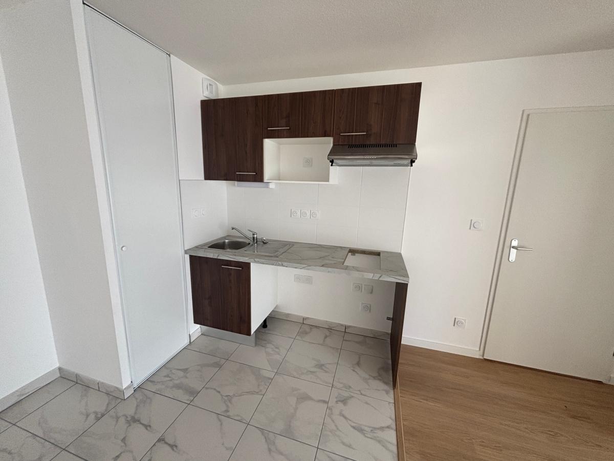 
																																							2 pièces - 
																																						1er étage - 46m² - 552,85 € - Photo #3