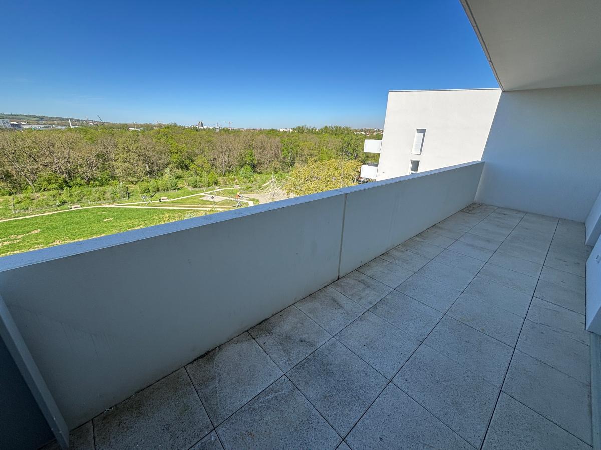 
																			4 pièces - 
																		7ème étage - 81m² - 1 036,37 € - Photo #1