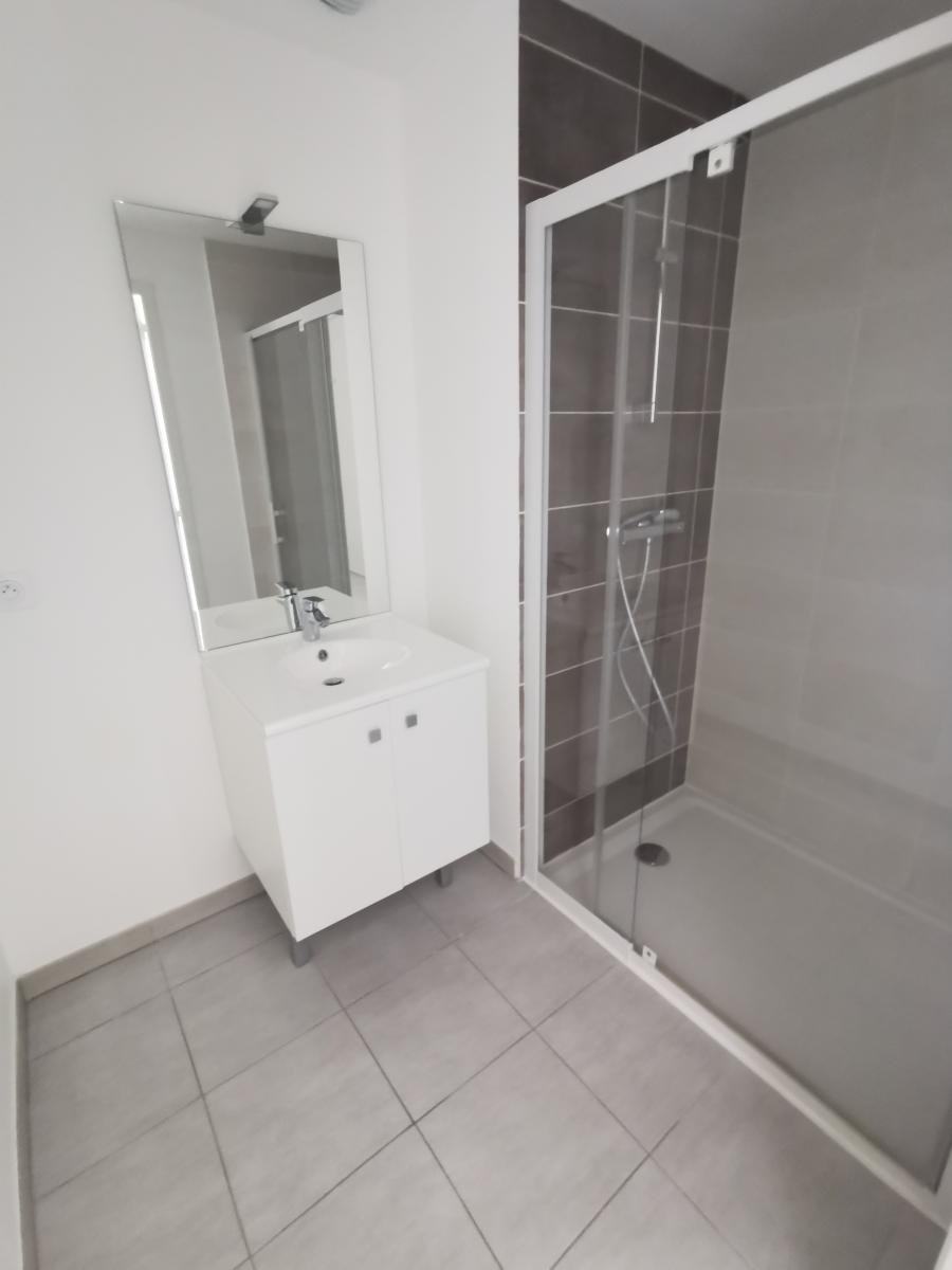 
																																							2 pièces - 
																																						6ème étage - 52m² - 986,92 € - Photo #2