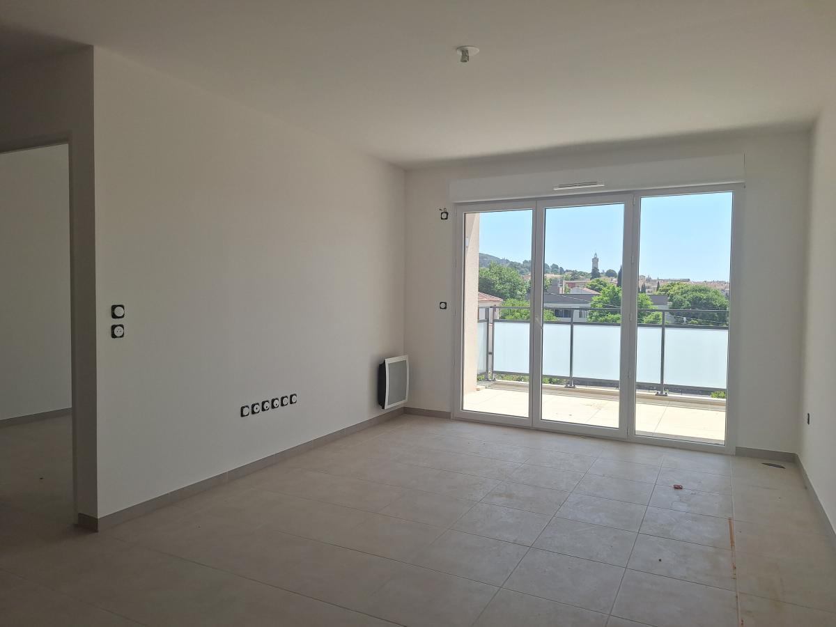 2 pièces - 2ème étage - 44m² - 692,21 € - Photo #0