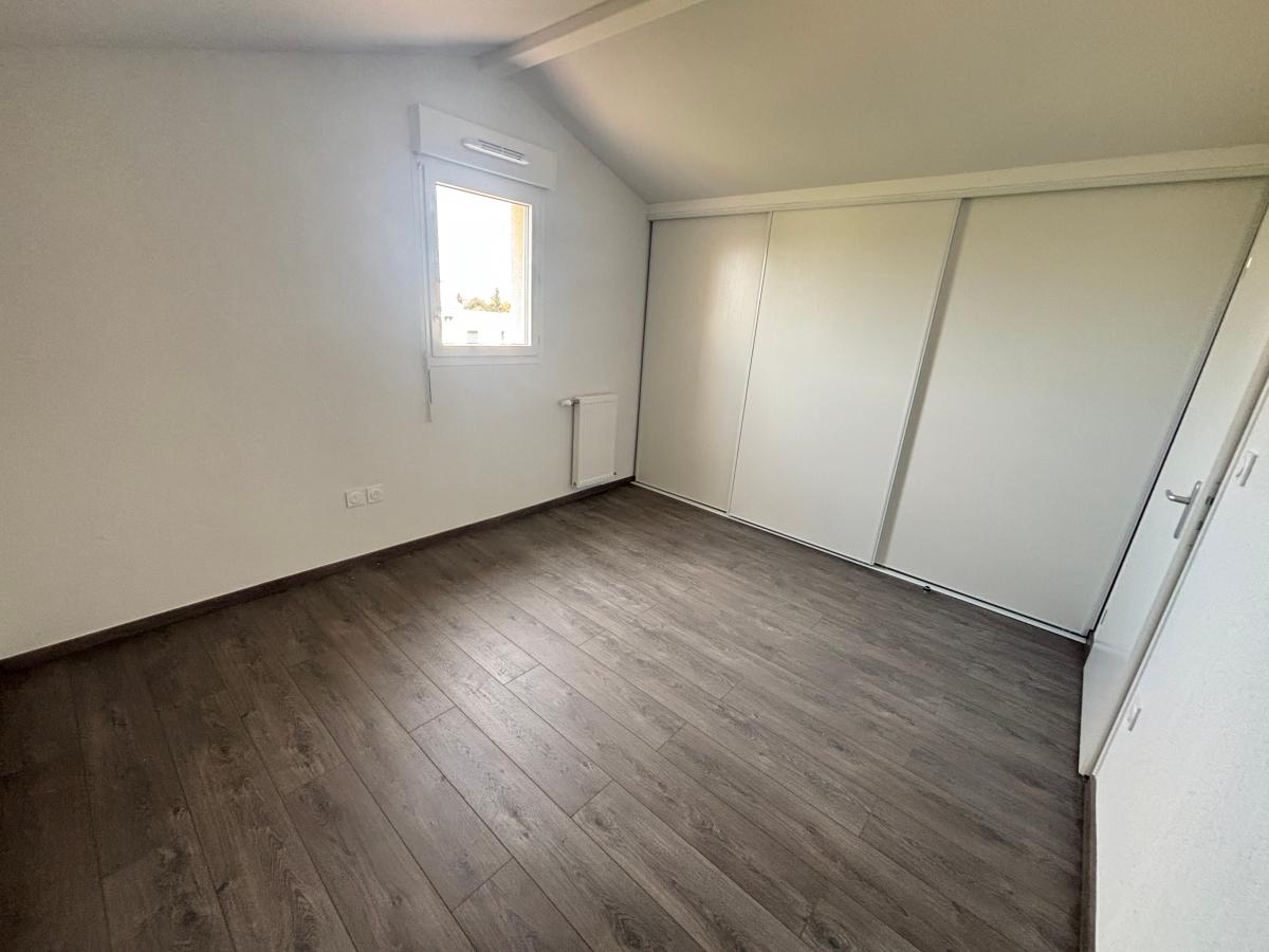 
																			4 pièces - 
																		1er étage - 80m² - 884,40 € - Photo #7